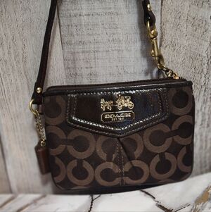 🌷Vintage Coach Brown Signature Wristlet